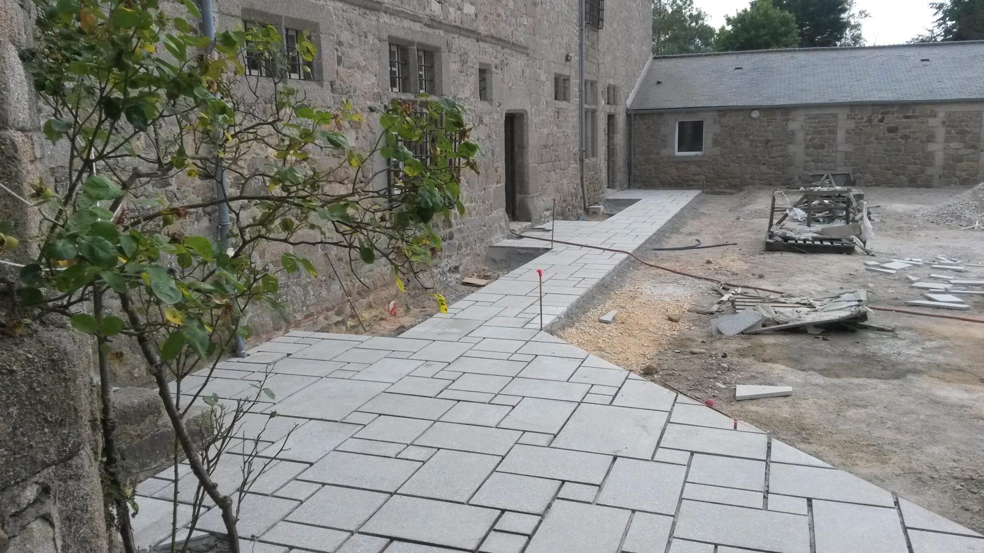 Réalisation d'un pavé en dallage granite